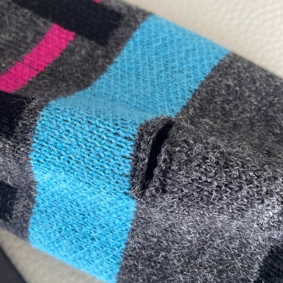 NWT JOCELYN THUMB HOLE FINGERLESS MITTENS - Picture 2 of 4